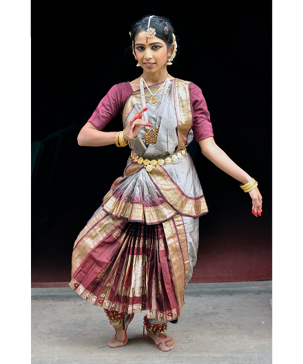 Classical dance performance 8